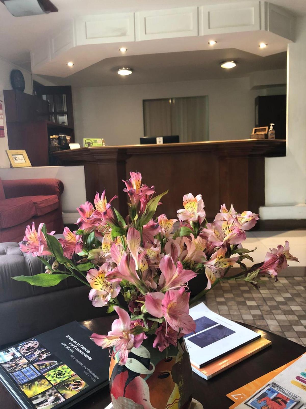 Filatelia Suites & Travel Quito Extérieur photo